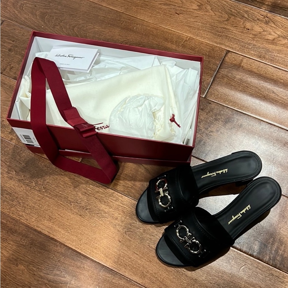 Ferragamo Rhodes Black Heeled Sandal WORE ONE TIME 7c